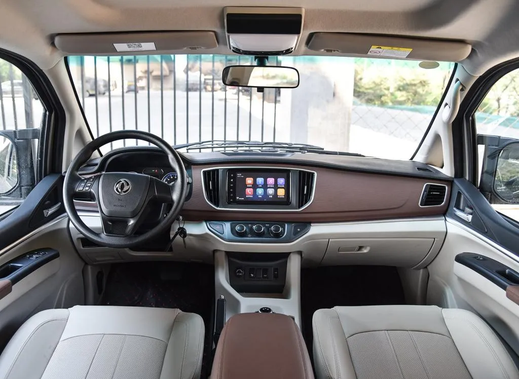 5 Seats Gl EV 100km/H 400km Electric Car Top Safety Lingzhi M5 EV Sedan Performance