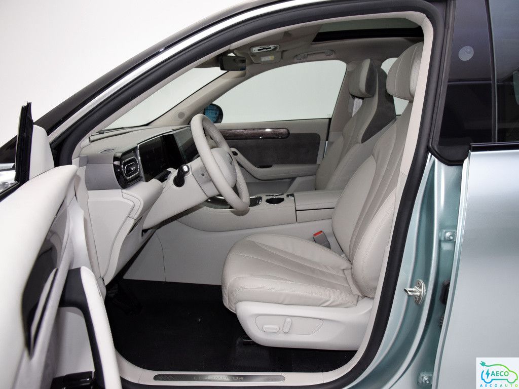 Best Lingpao EV 170km/H Electric Lingpao SUV Sedan Car Performance 5 Seats 480km Electric