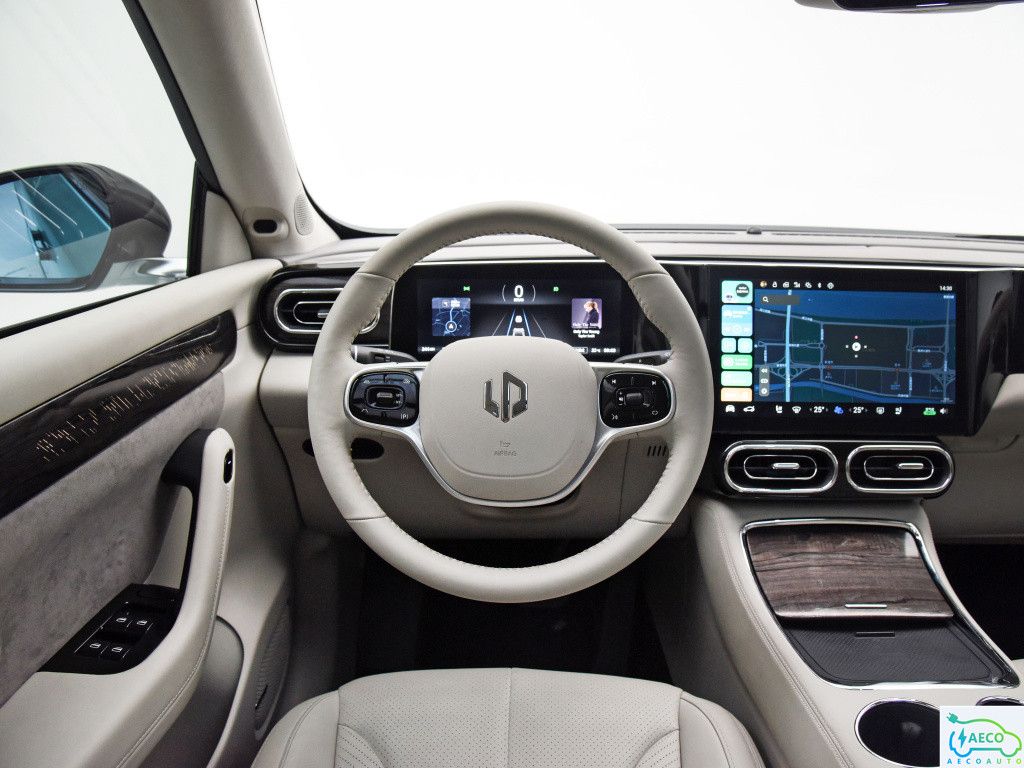 Best Lingpao EV 170km/H Electric Lingpao SUV Sedan Car Performance 5 Seats 480km Electric