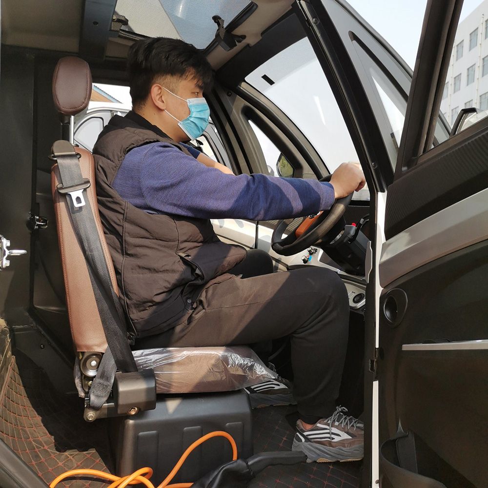 Closed Cabin 4 Wheel Electric City Cargo Vehicle for Delivery Packages