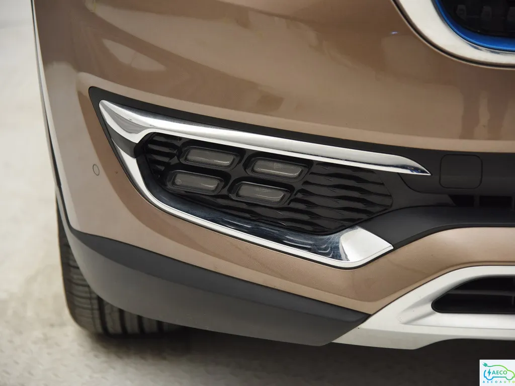 Jietu EV Sedan 140km/H 5 Seats 400km High Safety Electric Car