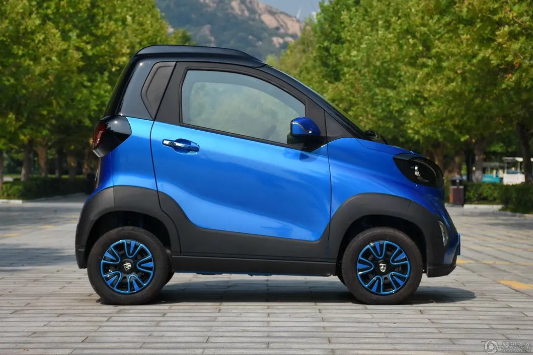 Pure Electric Vehicle with 4 Seats Max Speed 100km/H Electric Car