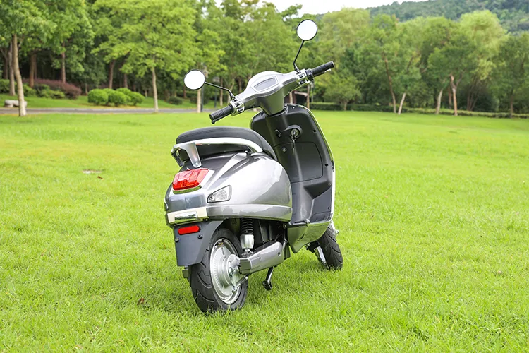 Roman Holiday Vespa Vintage Electric Motorcycle CKD/SKD/CBU Packaging 800W/1000W Motor Electric Scooter Moped