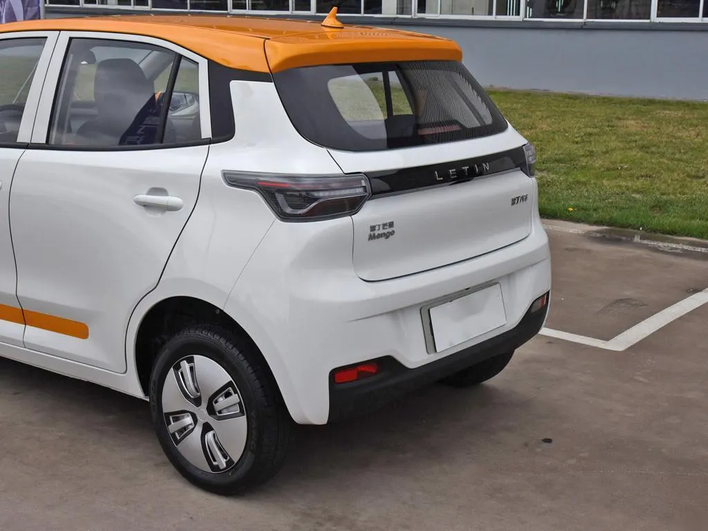 Van Kit Convertion Tricycle G63 Low Battery Lvtong 500km Range Qiantu K50 Electric Car