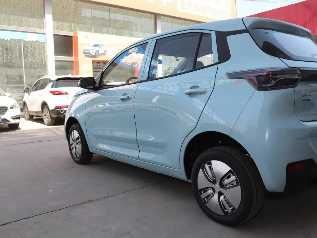 Wholesale Motor for Jack Price Windshield off Road Import From China Power Bank Suspension 75kw Rwd Window Tint Winch Coc Electric Car